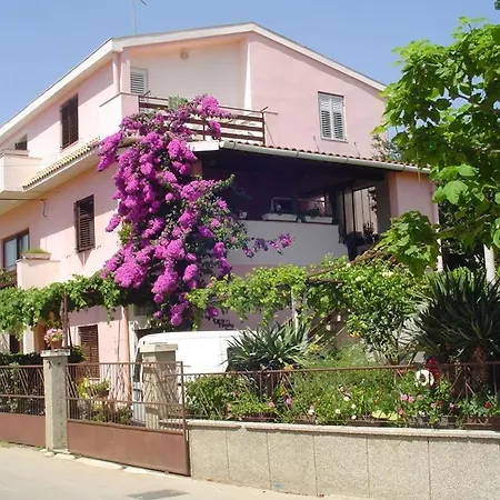 Apartment In With Sea View, Balcony, Wifi *