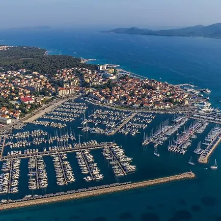 In With Sea View, Balcony, Wifi 파코스탄