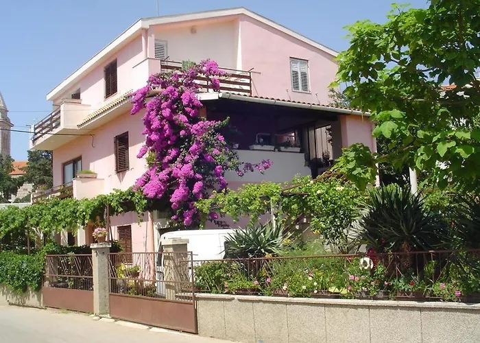 Apartament In With Sea View, Balcony, Wifi *