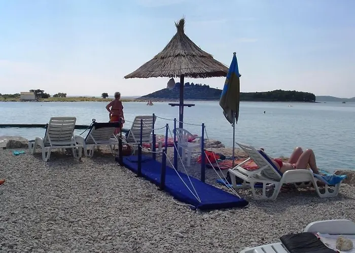 In With Sea View, Balcony, Wifi Пакоштане